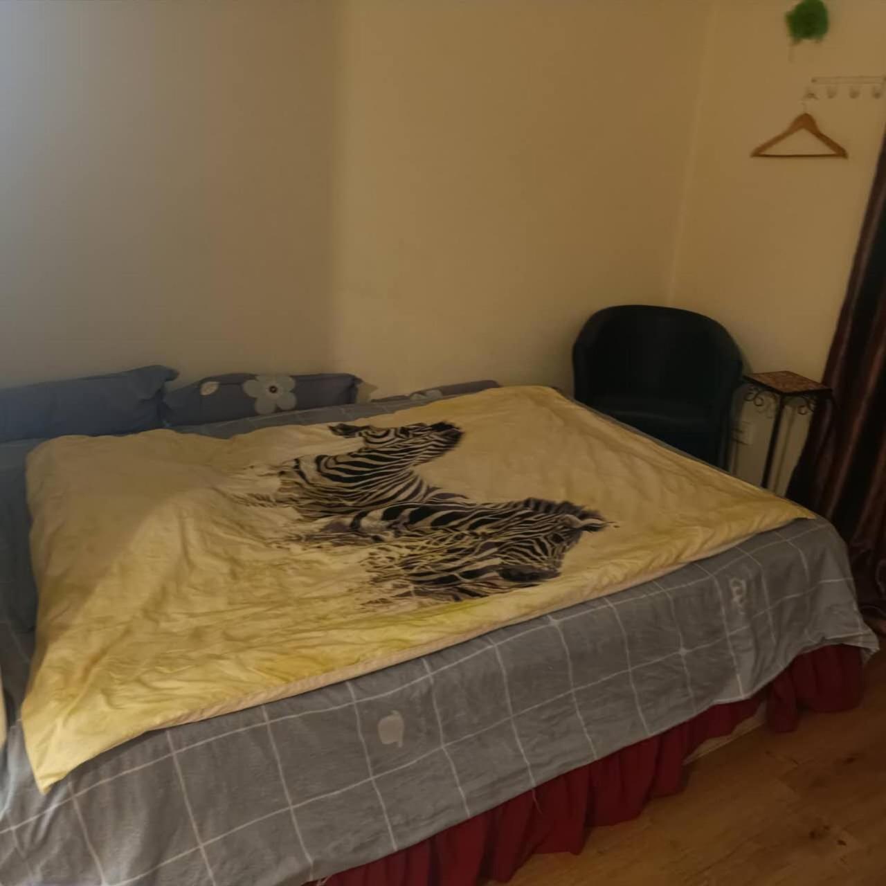 Serviced Apartment *
